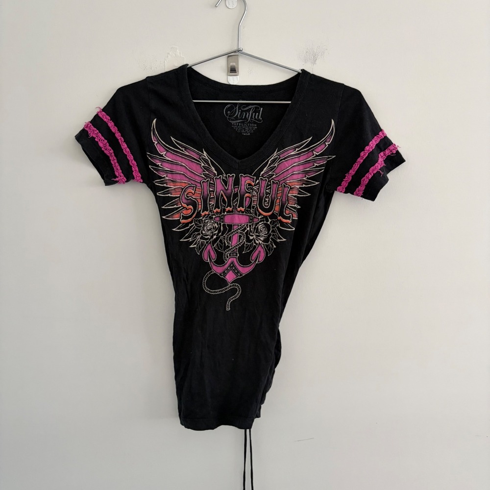 Sinful by Affliction Womens V-Neck Graphic T-Shirt Black Pink Small